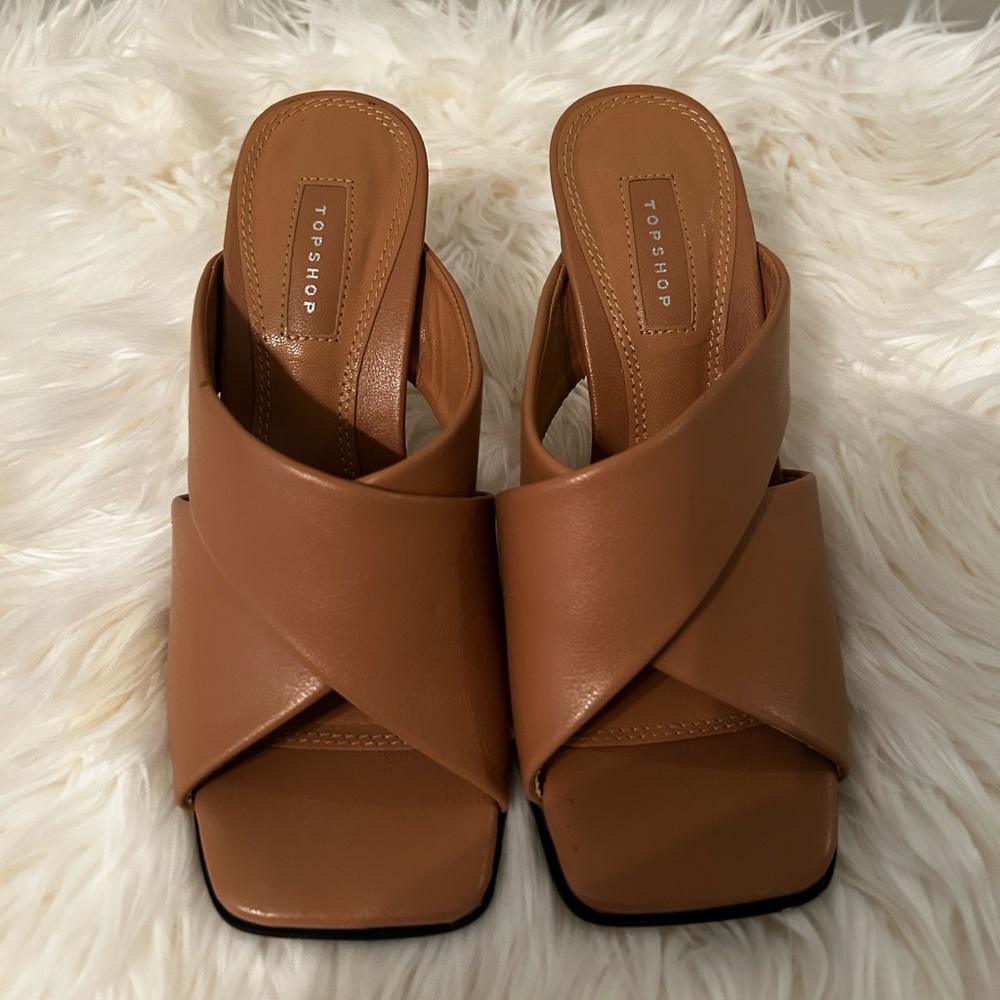 TopShop Chic Tan Women's Sandals! 
Wore a couple of times but great condition